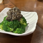 SOBA SUZU - ブロッコリーとアンチョビ、オリーブのソース