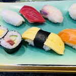 すし はな - にぎりセットは握り寿司10貫と巻き2ヶ