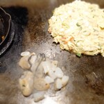 お好み焼 ぱある - ミックス玉をつくる