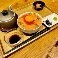 Seafood bar Ermitage 横浜鶴屋町店 - 20240915サーモン丼1,779円