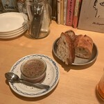 da.b - レバーペーストとパン盛り合わせハーフ