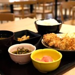 博多めんたい やまや食堂 - うまだし唐揚げ定食