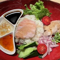 Japanese & Modern Chinese 嵐山 - 海南鶏飯シンガポールチキンライス1,100円