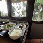 グルメリア但馬 - 窓側のテーブル