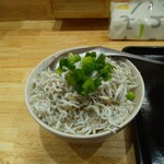 Oysstey - しらす丼