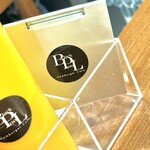 ブラックプール ハンバーガー カフェ - 手鏡が設置