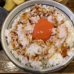 炭火焼鳥酒場 とりしん - 焼き鳥タレ卵ご飯に　めっちゃ美味しい