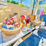 ブラックプール ハンバーガー カフェ - 古着屋さんとのコラボの様子