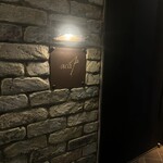 263282795 - 