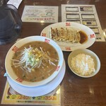 おおぎやラーメン - 料理写真: