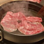 ヴァンサンカン - 牛脂を引いて、牛肉を注意深く焼きます