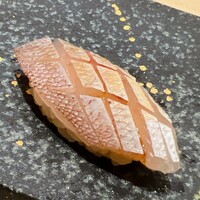 銀座 京都 鮨まつもと - 昆布〆の春子鯛です