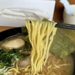 巓 - 麺。中太、ウェーブ。