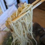 大砲ラーメン  - 麺はストレートの細麺