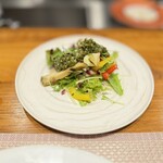 フレンチレストラン I.Hara - ラビゴットソースのサラダ、アワビのせ