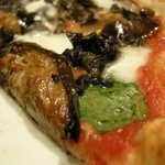 PIZZA SALVATORE CUOMO - ピザ：カラブレーゼのアップ写真