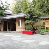 東京 芝 とうふ屋うかい - 立派な門構えぇー