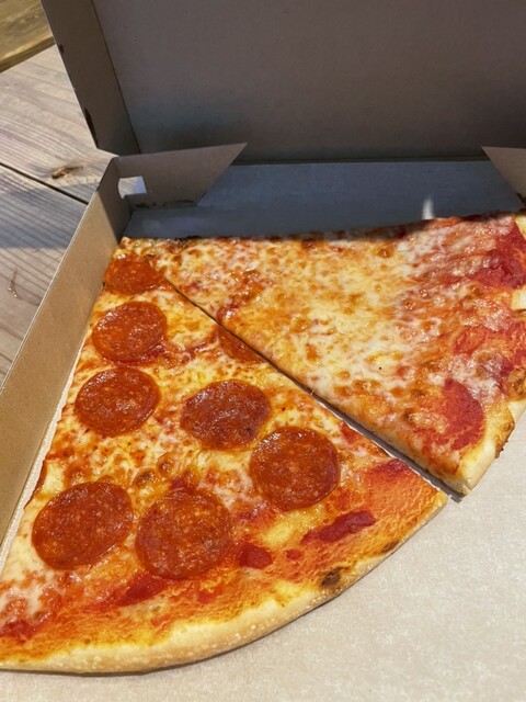 ピザ スタンド ニューヨーク OKINAWA （PIZZA STAND NY） - 北谷町