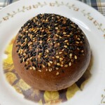 ブーランジェリー スドウ - オーソドックスな粒あんぱん