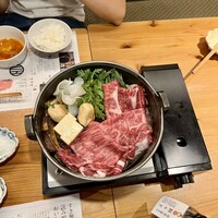 すき焼きと牛まぶし ももしき - The hotpot
