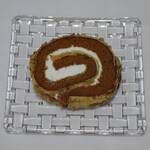 Karuizawa Farmer's Gift - 峠の古木（黒糖くるみのロールケーキ）