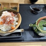 淡路島肉丼製作所 牛と米 - 