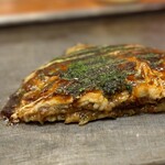 福太郎 - 「かさね焼き」スタイルの底面のカリッカリ！サクサク
      中はトロットロのキャベツ
      出汁生地と甘口ソースがめっちゃ (*´ч`*) ｳﾝﾏッ！