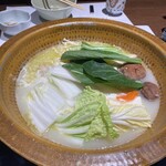 博多水炊き・鶏すき鍋 西新初喜 プラリバ店 - 