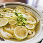 ヨコクラうどん - 冷やし璃の香（りのか）うどん