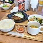 浅見ゴルフ倶楽部 - ハンバーグ定食