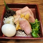 㐂九八 - トッピングは別皿提供