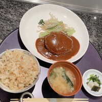 鉄板焼きすき焼きしゃぶしゃぶ いちふじ - 白米をガーリックライスこ大盛りにしました