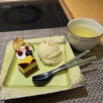 夕庵 - 紅茶のケーキ　ピスタチオのアイス／アイス、ピスタチオ濃厚
