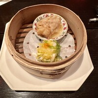 チャイナルーム - とうもろこしの三色焼売、豚ロースの梅肉蒸し