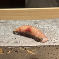 鮨 由う - 