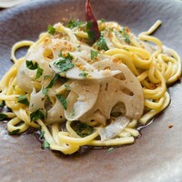 AWkitchen figlia 渋谷スクランブルスクエア - 茨城県　宮本三兄弟の蓮根とアンチョビのペペロンチーノ