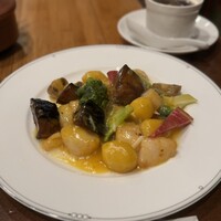 個室中華 頤和園 溜池山王店 - 