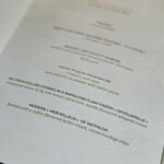 Ledoyen - メニューには、一人一人ゲストの名前が記されています♪
      予約の時から、メールで丁寧な確認をいただけますし、サービスも一流です(^^)