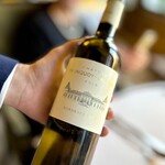 Ledoyen - シャトー・トロンコワ・ラランド。
      サンテステフのソーヴィニヨン・ブランですが、栽培面積がとても小さくて希少なんだそう。
      ミネラルしっかりで海老にピッタリだし、ハーブにはソーヴィニヨン・ブランでしょ。