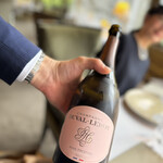 Ledoyen - デュバル・ルロワのロゼ。
                                とてもスムースでエレガンス♪