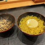 みつき - この日は十三夜だったけど、観月祭ということで。真ん中はすっぽんの煮凝り。菊を散らして。うっとりする味わい。この時点であれこれ考えるのやめて、出されるまま、『乗っていこう』