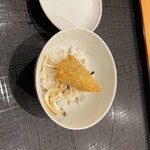 みつき - なんと最初にマツタケご飯。上にあるのはマツタケのフライ。ご飯は奥出雲、仁多米の新米…お　い　し　い！炊き方も硬めにして、