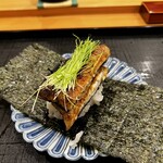 みつき - 鰻の巻き寿司　味つけ焼き加減、米とのバランス、海苔の相性。巻いたら20秒以内に食べ切るべし。たちまち海苔が湿気ってしまう。でも美味しすぎてついゆっくり味わいたくなってしまう。