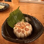 備長串屋わたる - にんにく丸揚げ