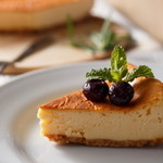 カフェクアラ - 地元奥多摩町の菓子工房の手作りチーズケーキです。