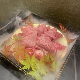 きめ細やかな肉質で品質抜群。A５ランク認定近江牛の魅力