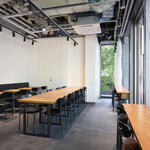 フリホーレス ブリトー&サラダ - 内観写真:広々とした店内