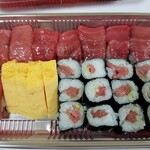 出羽鮨 - マグロ箱。
