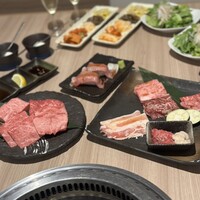 近江うし 焼肉 にくTATSU 青山本店 - 