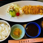 知覧桜見亭 - 料理写真:茶美豚カツ定食